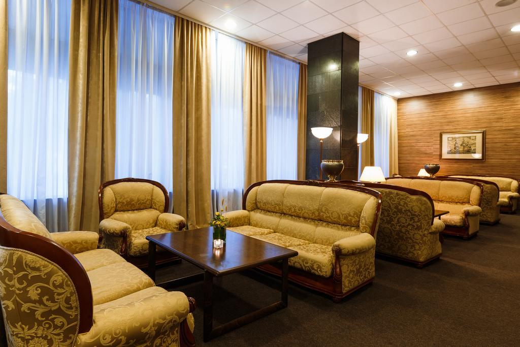 Codru Hotel Chisinau Exterior photo