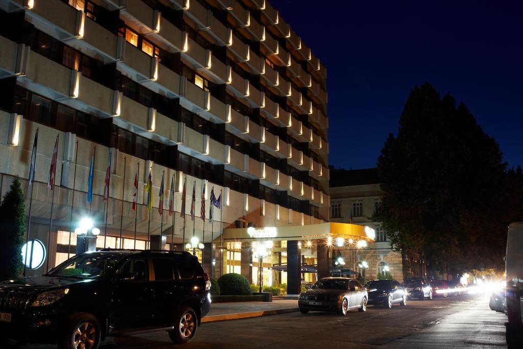 Codru Hotel Chisinau Exterior photo