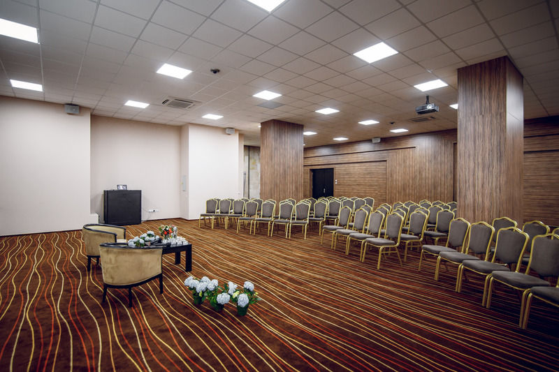 Codru Hotel Chisinau Exterior photo
