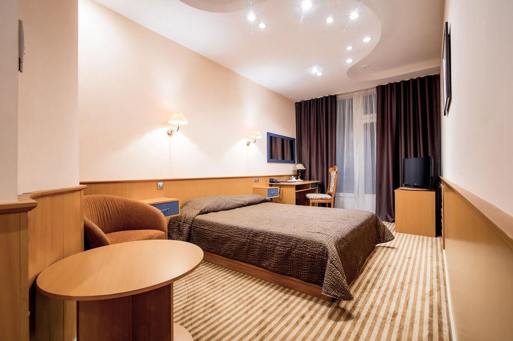 Codru Hotel Chisinau Exterior photo