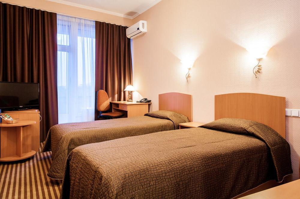 Codru Hotel Chisinau Exterior photo