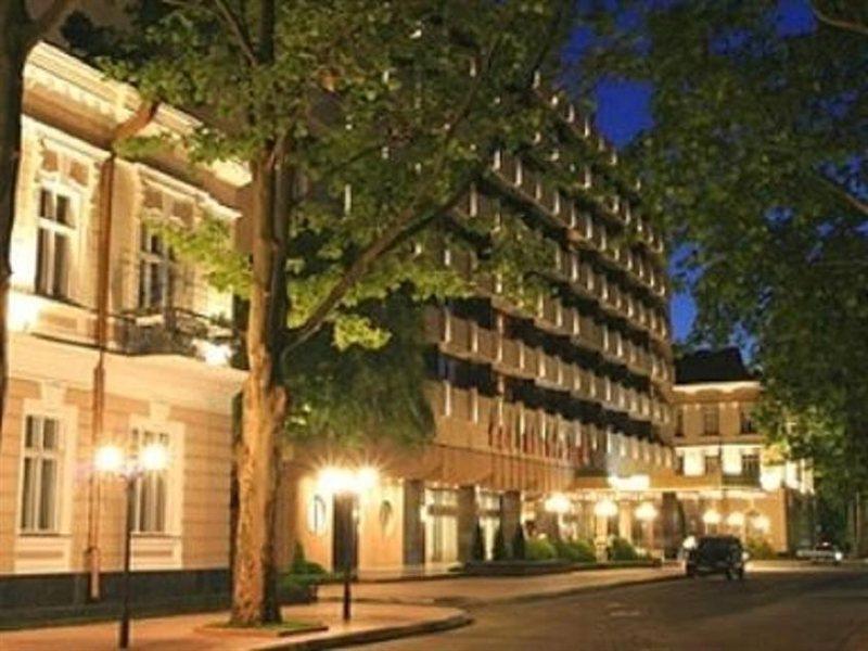 Codru Hotel Chisinau Exterior photo